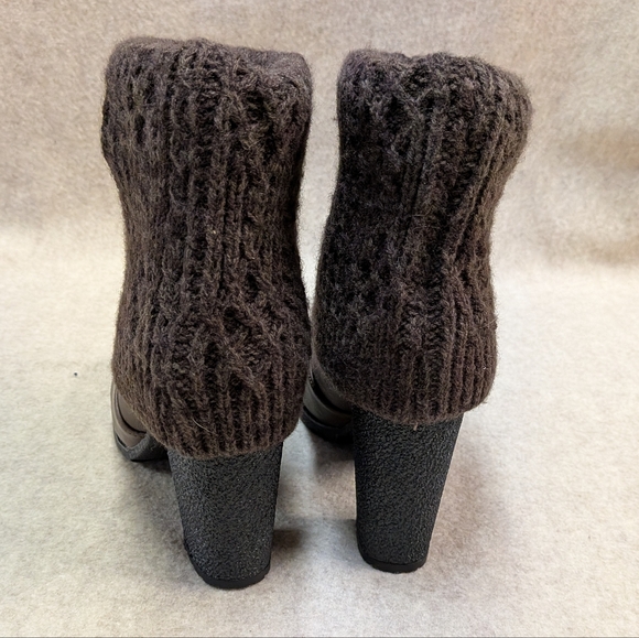 Like New* Muk luks Brown Sweater Ankle Boots Size Women's 9 - Picture 5 of 7